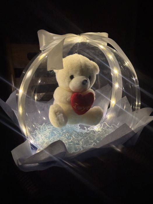 Шарик с игрушкой