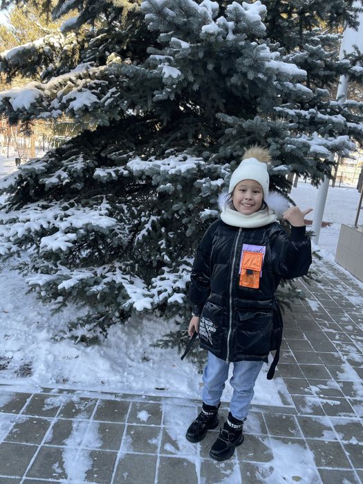 Продам зимнию куртку на девочку