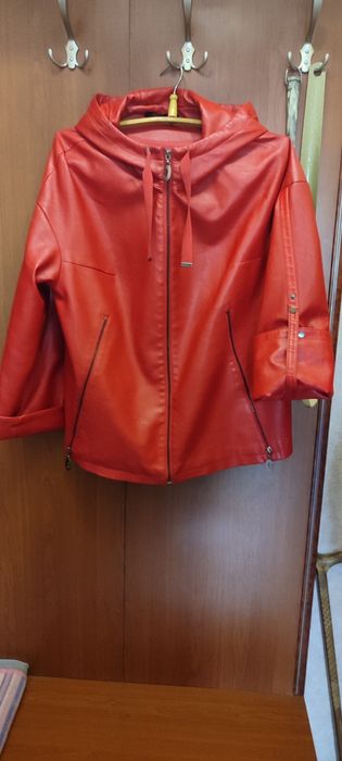 Куртка кожаная осенняя