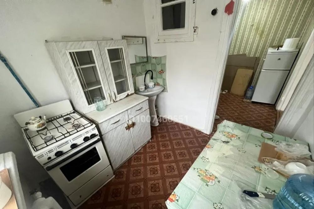 Продам кв 1 ком. Центр Революция