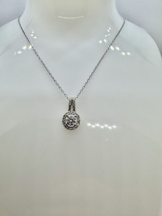 Сребърно колие с мойсанит ( диамант) 0.5 карата