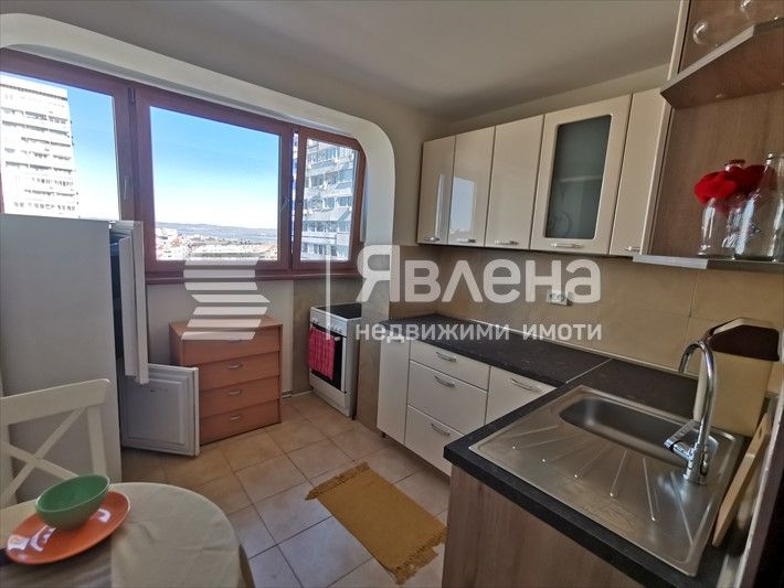 Дава се под наем Двустаен апартамент в Бургас, Лазур - 67 кв.м за 500 € - Снимка #3