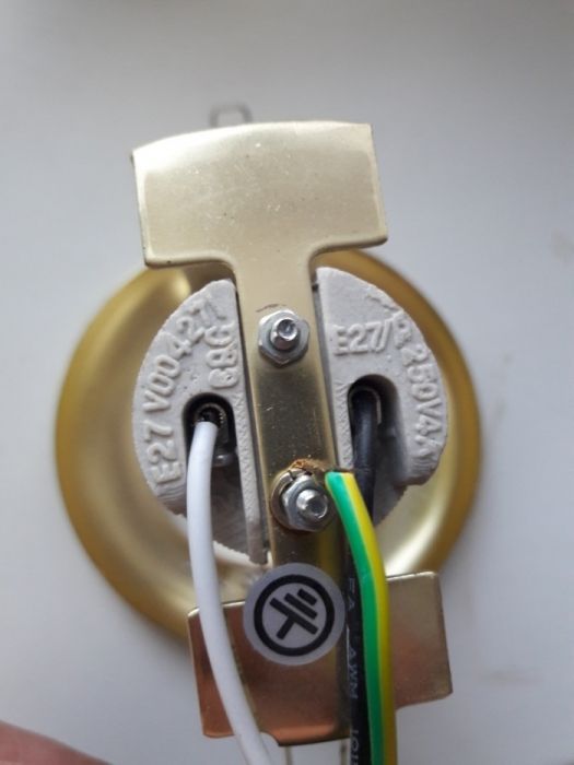 Светильники потолочные