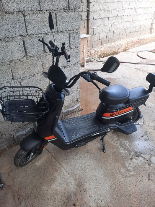 Электро скутер сотилади