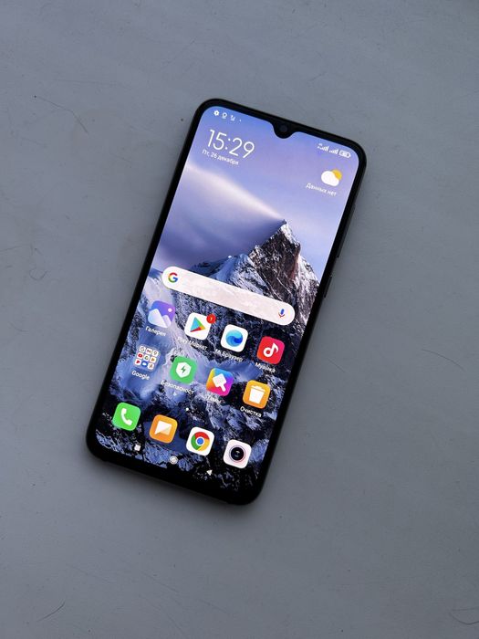 Телефон Xiaomi Mi 9 SE