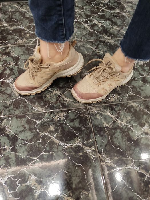 Продавам спортни маратонки