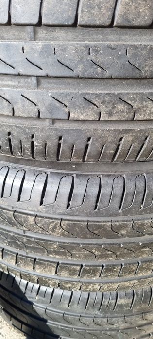 Vând cauciucuri Pirelli