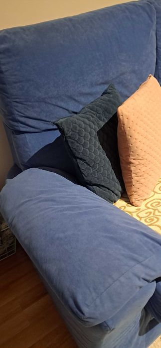 Vând canapele foarte bine întreținute dimensiunile: lungimi 185cm și 155cm cu latime de 90cm