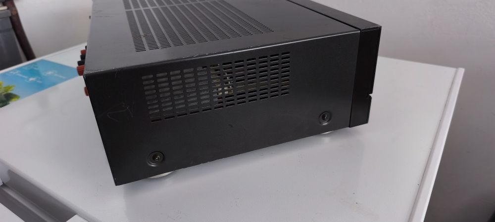 Стерео усилвател TECHNICS SU-VZ22
new class A

Стерео интегриран усилвател.  
Външен вид приличен.
Лицев панел с драскотини. 
Технически работи идеалн