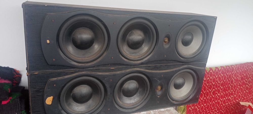 Boxe akai SS047A-381