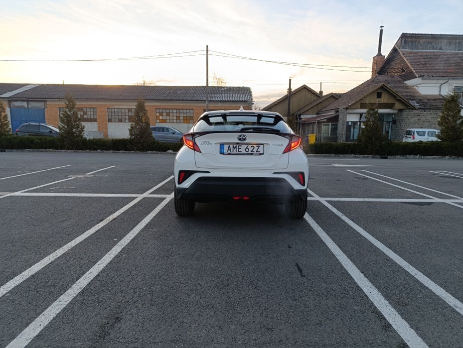 11322 +tva Toyota C-HR Hybrid 1.8 benzina din 2020 cu 290000 km 1