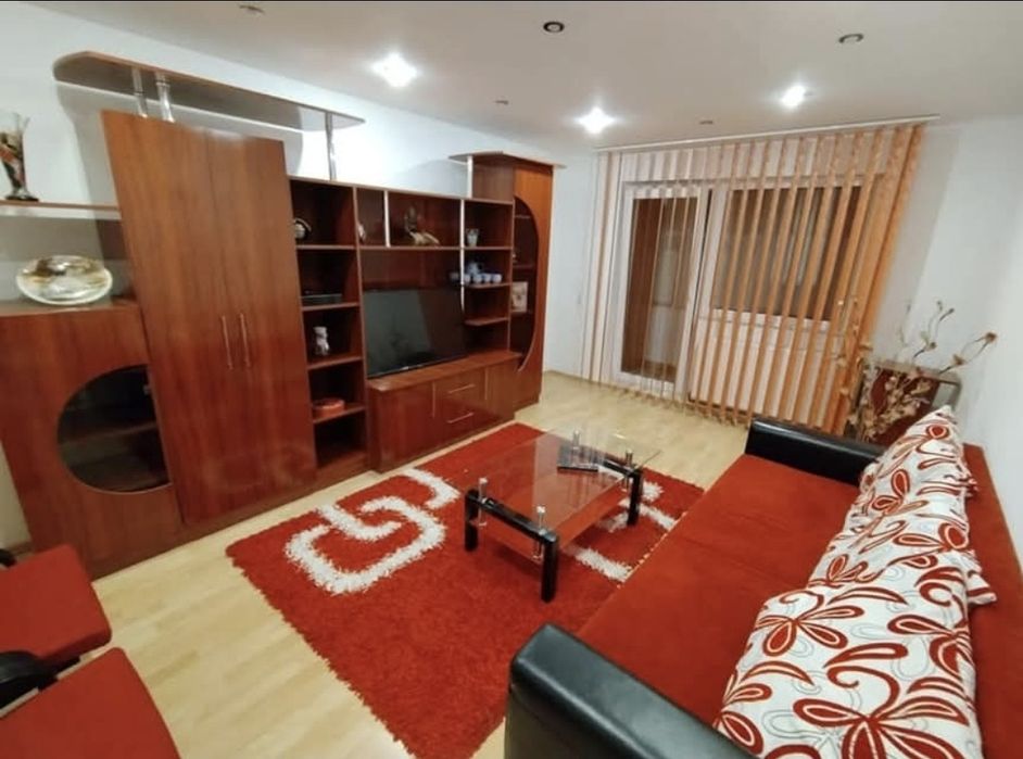 Vand apartament cu 3 camere Resita, zona Lunca