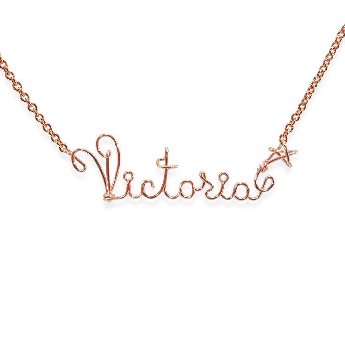 Колиета, гривни и ключодържатели с ръчно изработени имена