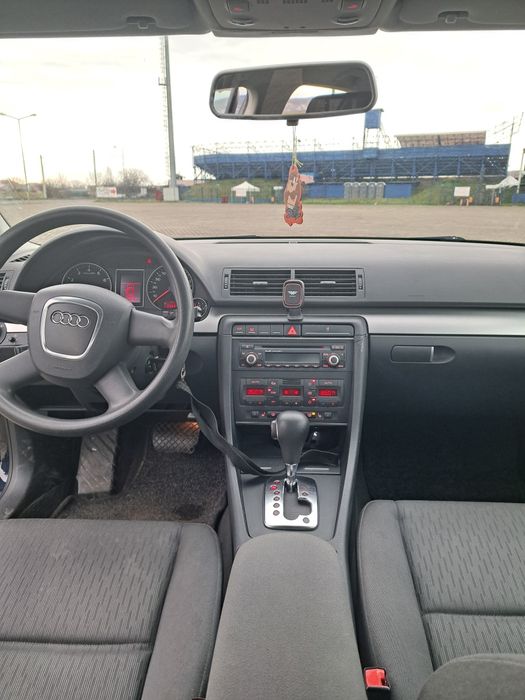 Audi A4  1.8 T automat