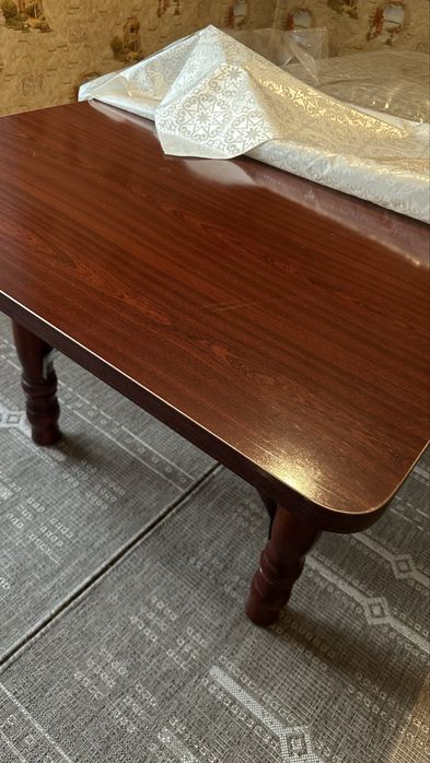 Продам Стол для кухни для гостей