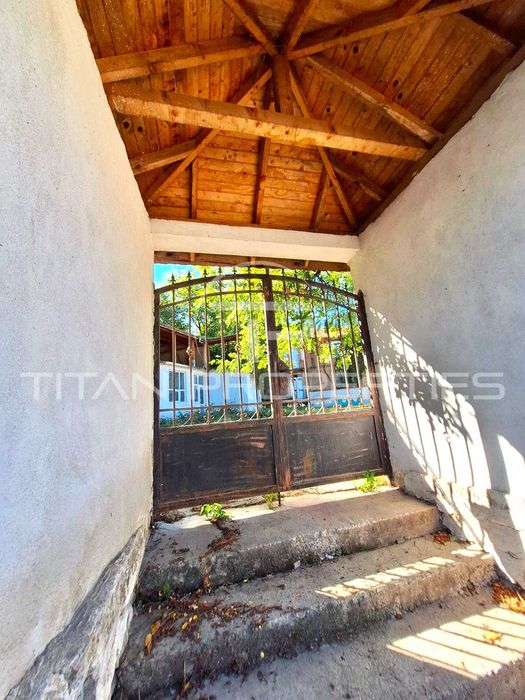 Продава се Къща в с. Тополово, Област Пловдив - 600 кв.м за 109 €/кв.м - Снимка #2