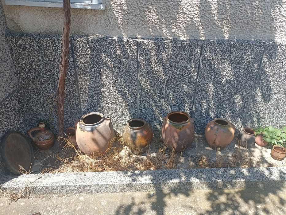 Стари грънци за престижна къща с двор!За ценители.