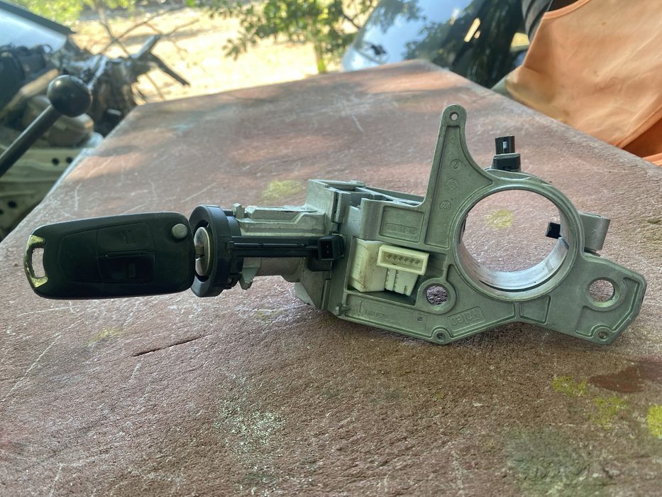 Контактен ключ за опел астра хаш opel astra H