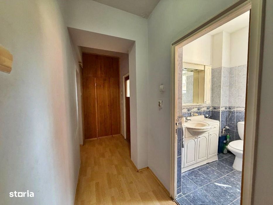 De vanzare Apartament 4 camere, zona Cetate - Scoala nr 7.