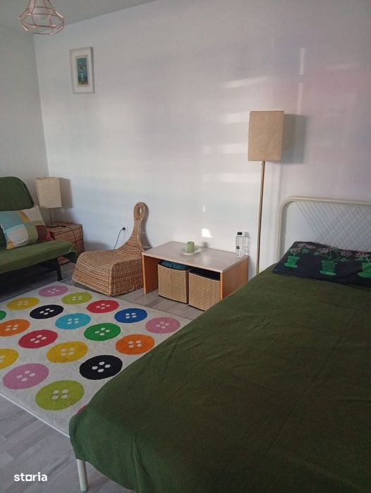 Inchiriere garsoniera cu birou decomandata Avantgarden 4 Brasov
