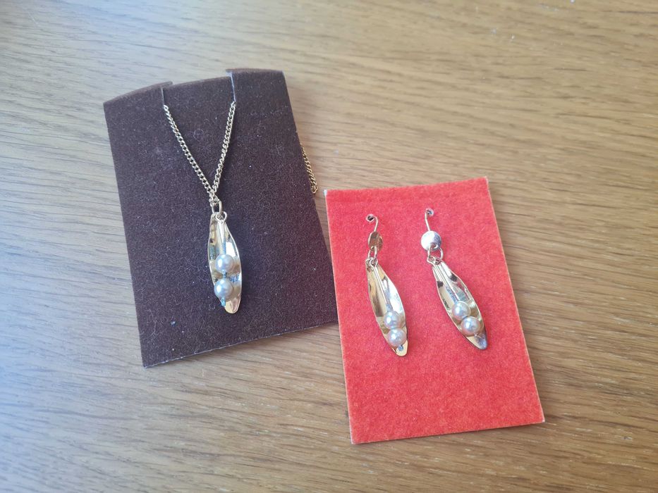 Бижута - колие с обеци, брошка