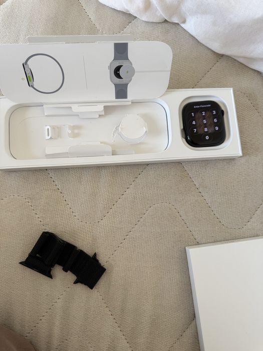 Часовник apple watch 10