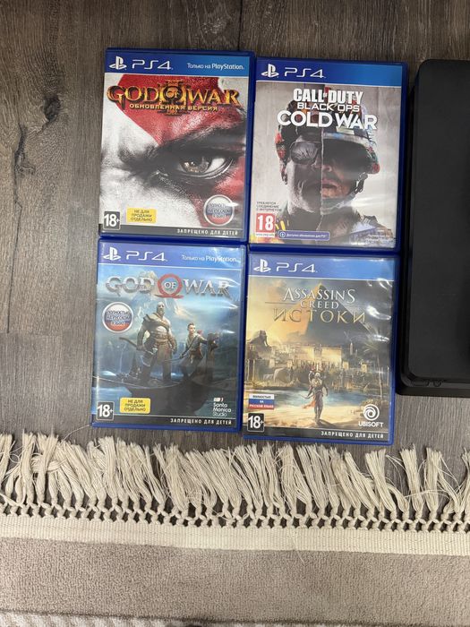 Продам PlayStation 4 slim.