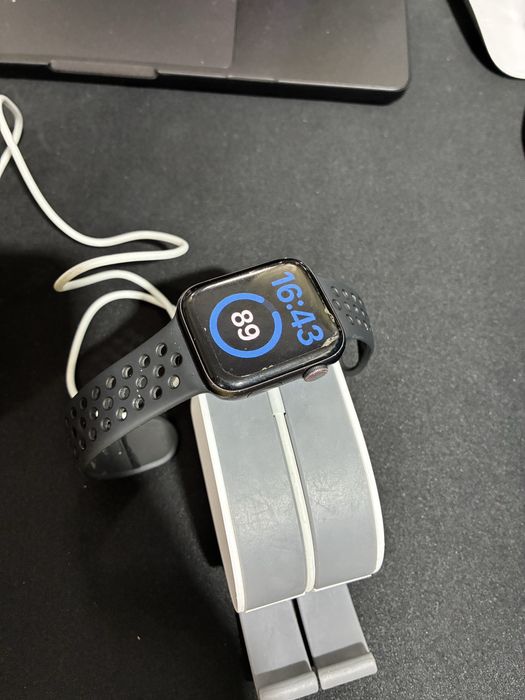 Apple Watch series 5 42 Nike edition
