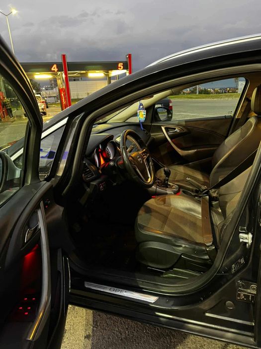 Opel Astra J  1.7 CDTI  2012 preț fix !