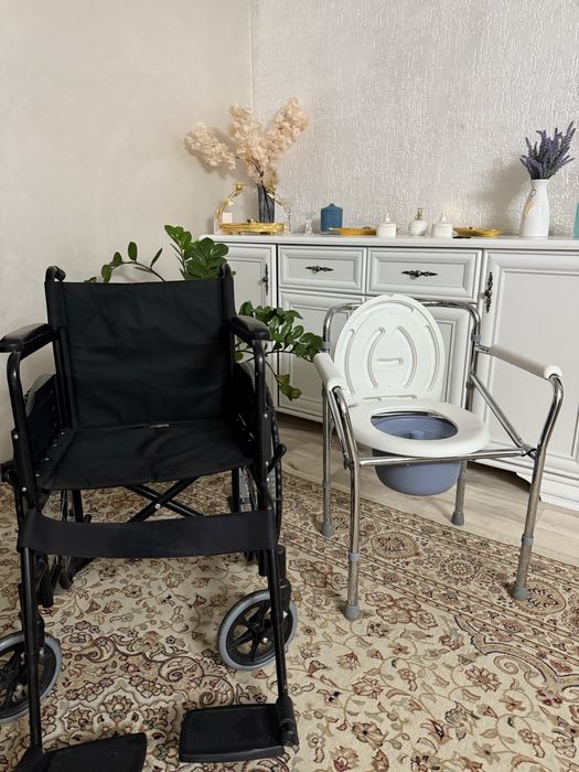 инвалидное кресло и биотуалет!