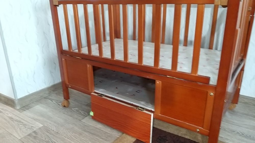 Новая кроватка + коляска