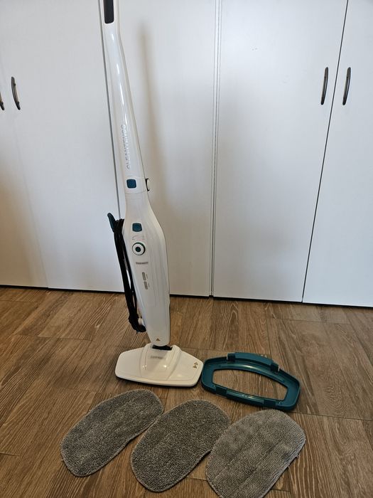 Mop cu abur Leifheit, 1200W  Pliabil  Incalzire rapida Alb, folosit de cateva ori.