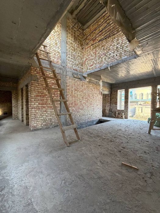 Продаю 8 соток 8 комнаты Гузал махалля Коробка!