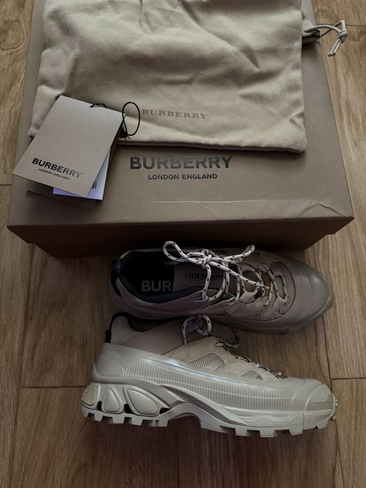 Оригинални сникърси / обувки Burberry