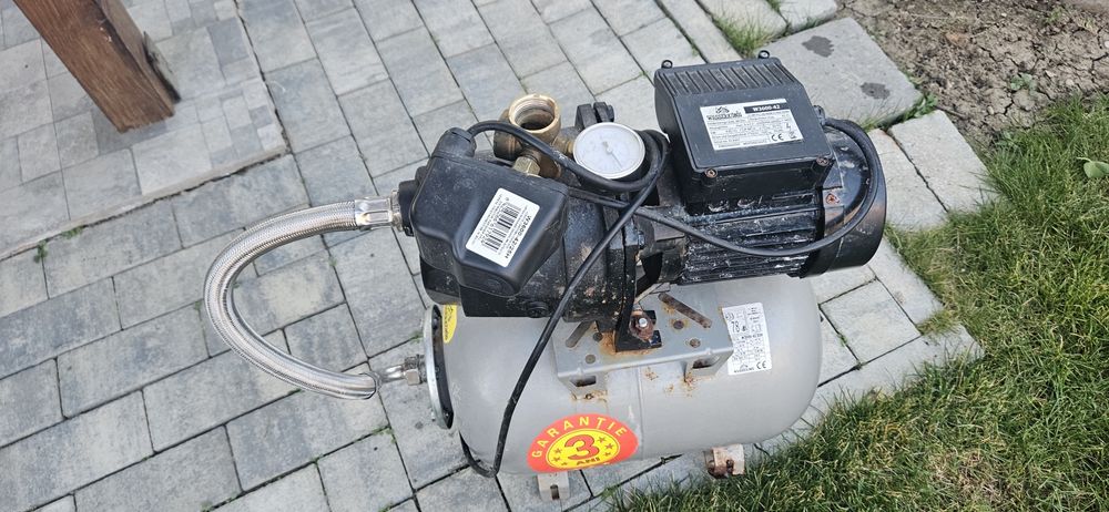 Vand hidrofor cu carcasa sparta