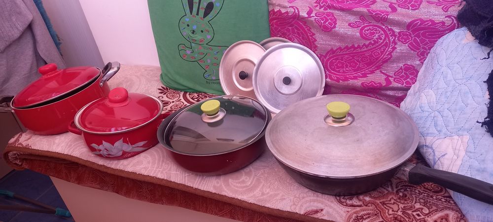 Посуда кухонная кастрюли, сковородкп