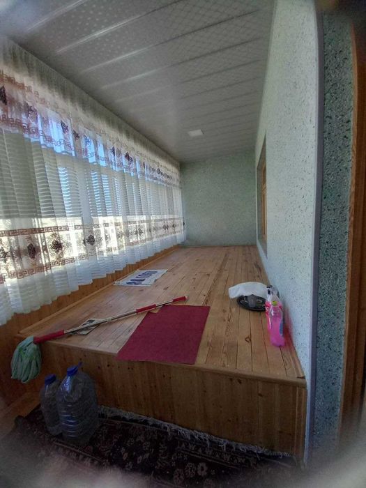 5 мкр А. Сомийда 4 хонали квартира сотилади.