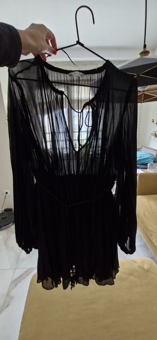 Къси, черни рокли Zara