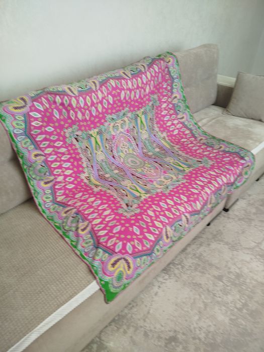 Женский,шелковый платок,оригинал.