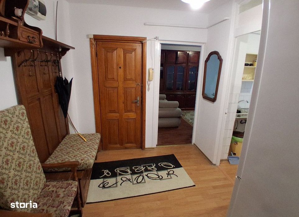 3 camere decomandat conf.1 Pacurari Petru Poni et. 1 Cod:163259