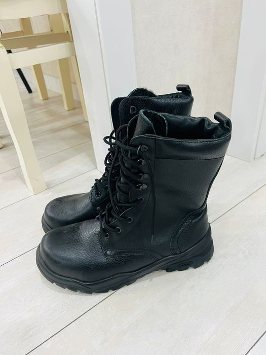 Продаю берцы зимний