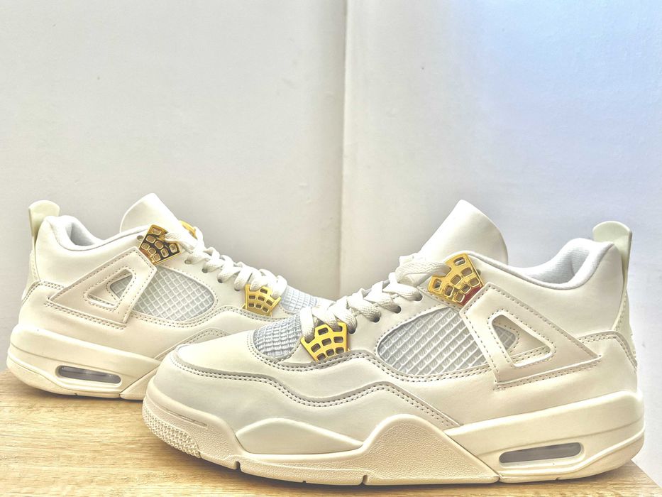 Air Jordan 4 "Metallic Gold" - 44 EU