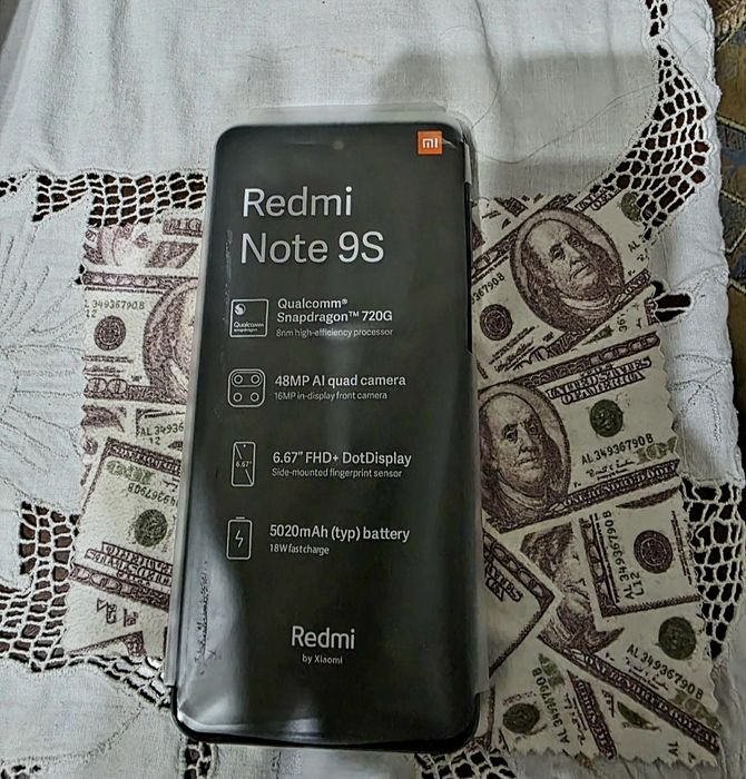 Продам телефоны 1+1