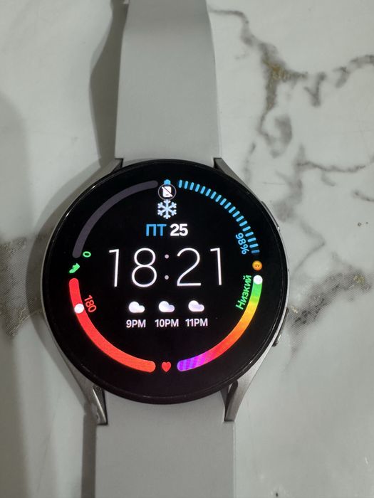Продам смарт часы Samsung Galaxy Watch 4
