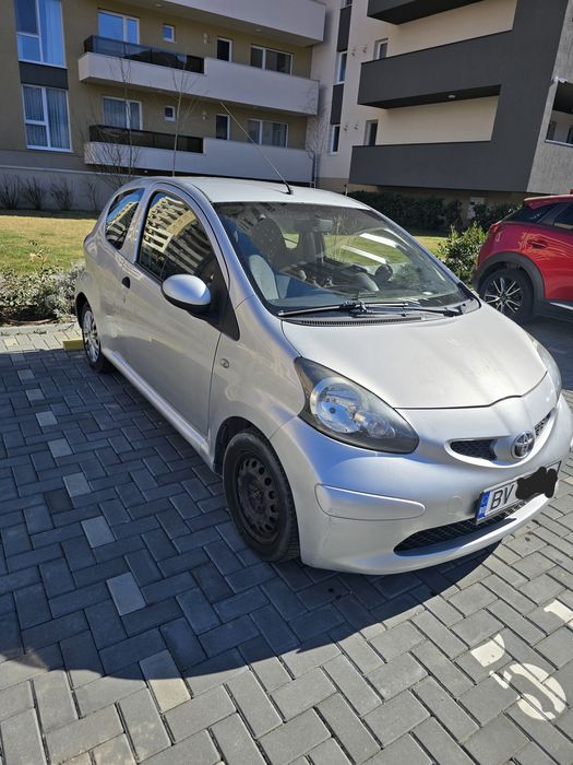 Vând Toyota aygo