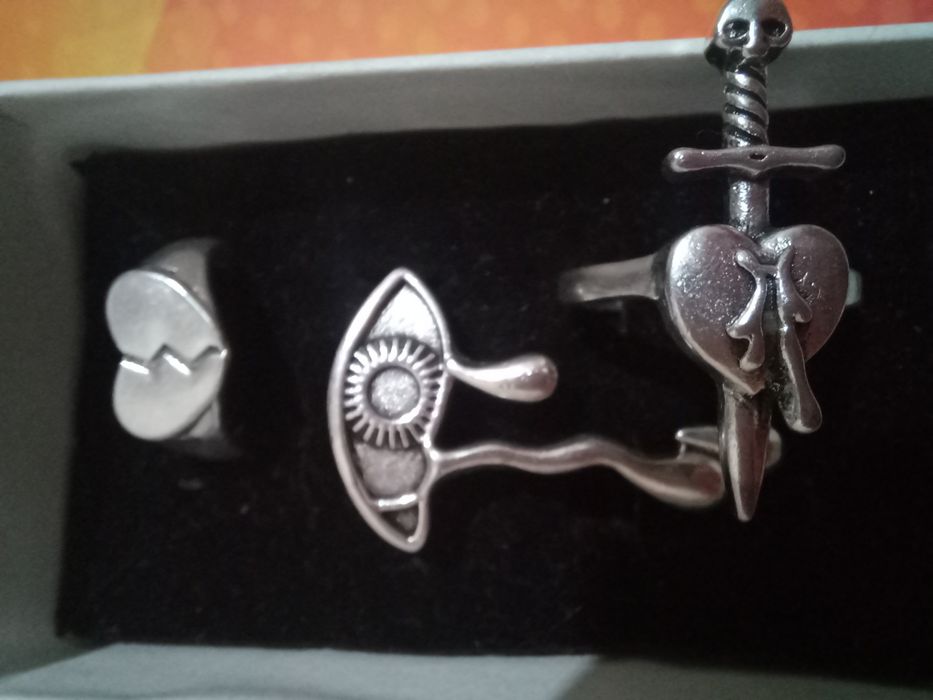 Кольца в готическом стиле