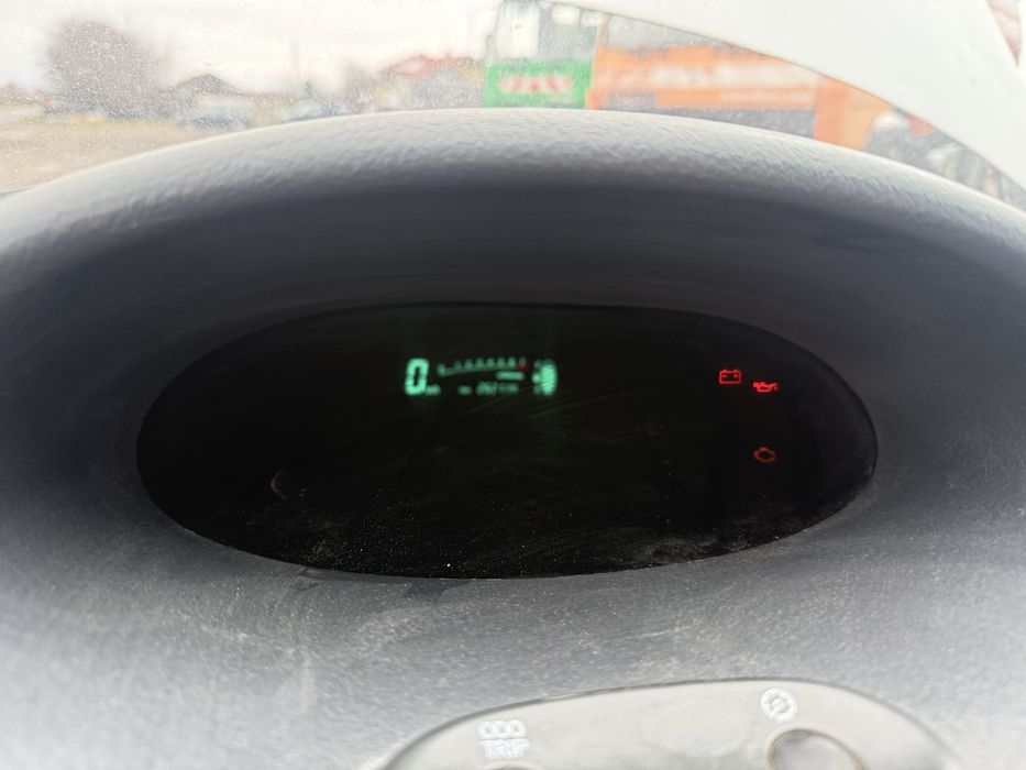 Toyota Yaris 1.0 VVT-i Тойота Ярис 1.0и на-части!