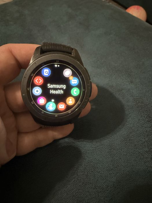 Продам смарт-часы Samsung Galaxy Watch 42mm