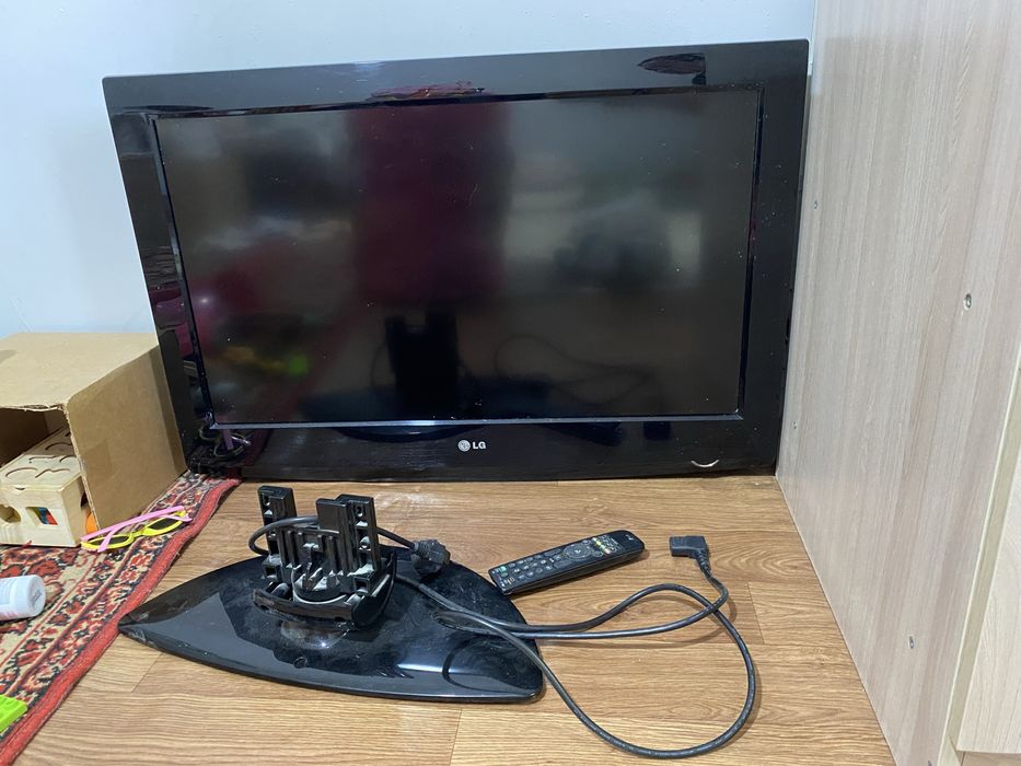 Продаю телевизор LG