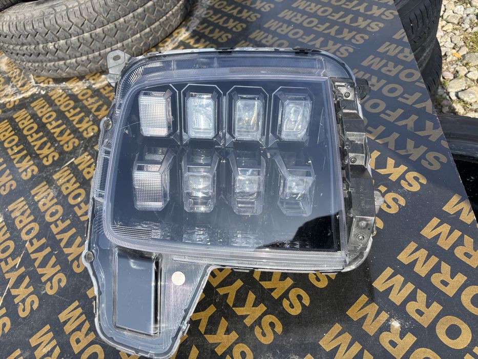 Фар Hyundai Staria